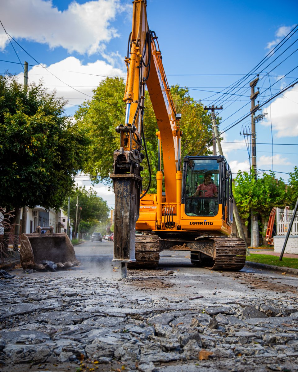 Municipalidad3F's tweet image. 💪✅ Cada semana, recorremos los barrios de #3F mejorando cada calle para nuestros vecinos.

Esta vez, realizamos trabajos de desmonte y hormigón en las calles Panamá y San Gerónimo en #MartinCoronado, Moriondo y Anchordoqui en #SaenzPeña, y Pío XII y Carbone en #SantosLugares.