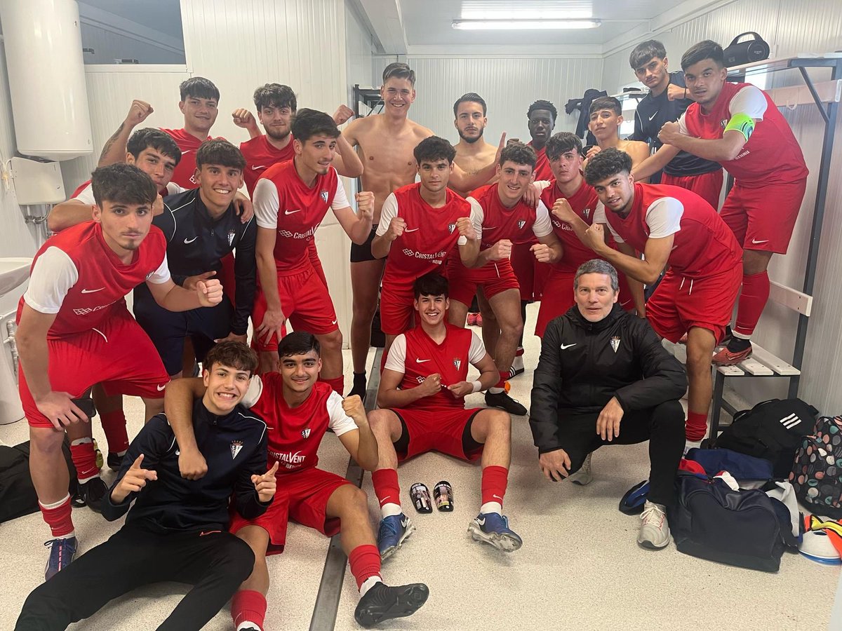 ✅ ¡Gran victoria del #JuvenilB en el partidazo aplazado en Puerto Real! 

1️⃣ CD La Salle
7️⃣ #JuvenilA 

⚽⚽ Mario Stefan
⚽⚽ Brian
⚽ Arévalo
⚽ Carlos
⚽ Jesús Gaviño