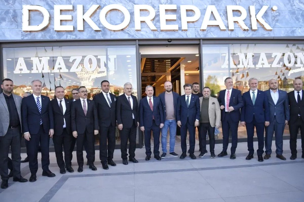 Kardeşim Turgay Demir’in yeni açılan Dekorepark Mobilya mağazasının açılışına katıldık.
Tİcaret Bakan Yrd. Mahmut Gürcan, TİM Bşk. Vek.  ⁦<a href="/ahmetgulecn/">Ahmet Gulec</a>⁩ ve MOSDER Bşk. Davut Karaçak ile birlikteydik.
Yeni iş yerinin hayırlı olmasını diliyor, başarılar temenni ediyorum.