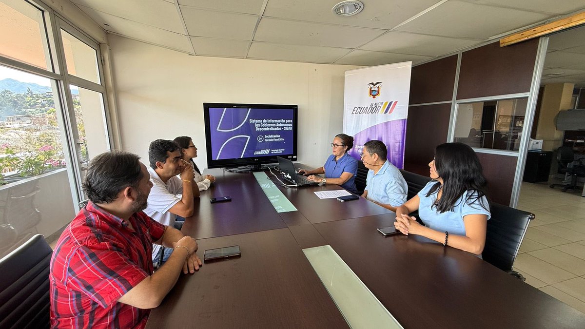 PlanificacionEc's tweet photo. 📍 #ElOro | La Zonal 7️⃣ de @PlanificacionEc realizó una capacitación virtual sobre el uso del #SIGAD para el ejercicio fiscal 2024, dirigida a los GAD de los tres niveles de gobierno, @ConagopareN El Oro y @AMEcuador .

🟢 Participaron 62 GAD de la provincia, fortaleciendo sus capacidades técnicas y el trabajo articulado para garantizar un proceso eficiente y exitoso.

#ElNuevoEcuador