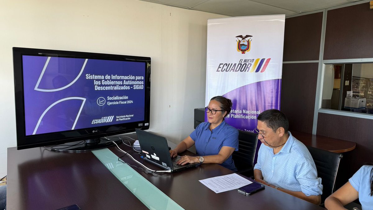 PlanificacionEc's tweet photo. 📍 #ElOro | La Zonal 7️⃣ de @PlanificacionEc realizó una capacitación virtual sobre el uso del #SIGAD para el ejercicio fiscal 2024, dirigida a los GAD de los tres niveles de gobierno, @ConagopareN El Oro y @AMEcuador .

🟢 Participaron 62 GAD de la provincia, fortaleciendo sus capacidades técnicas y el trabajo articulado para garantizar un proceso eficiente y exitoso.

#ElNuevoEcuador