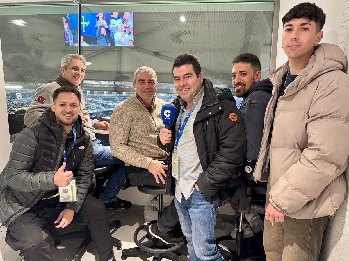 💥 ¡Todo listo en el Bernabéu!
🇪🇸 REAL MADRID - ARSENAL 🏴󠁧󠁢󠁥󠁮󠁧󠁿
🇪🇺 Vuelta 1/4 #ChampionsLeague
#RealMadridArsenal 

🎙️ <a href="/lamacope/">Manolo Lama</a> 
🎧 <a href="/miguelitocope/">Miguel Ángel Díaz</a> 
🎧 <a href="/JaviGomezCope/">Javi Gómez</a> 

©️ <a href="/msanchisoficial/">Manolo Sanchís</a> 
🤯 Poli Rincón
🎩 <a href="/Guaschcope/">Tomás Guasch 🇺🇦</a> 
🐒 <a href="/german_mansilla/">Germán Mansilla</a> 
🎺 <a href="/pedritonumeros/">Pedro Martin</a> 

📻 COPE
💻