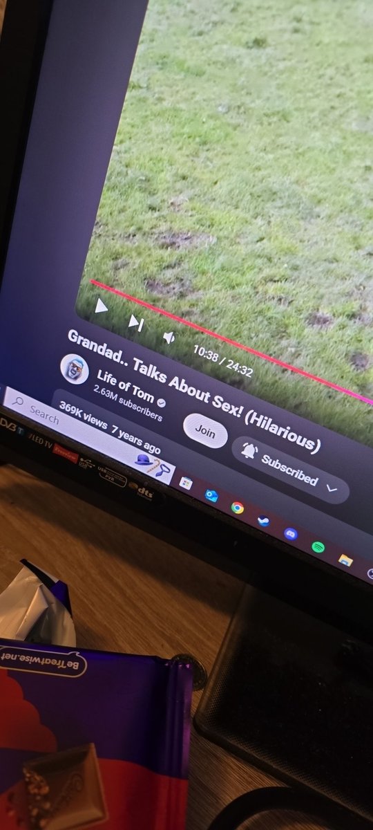 AwesomeLizard2's tweet photo. @Syndicate while I was waiting for today's vlog, this popped up on my homepage, such a great memory in this one and the bit on the bike ride is awesome when you talk about wanting a quad and loads of land. 7 years later and your dream came true https://t.co/rAxx59WXfK