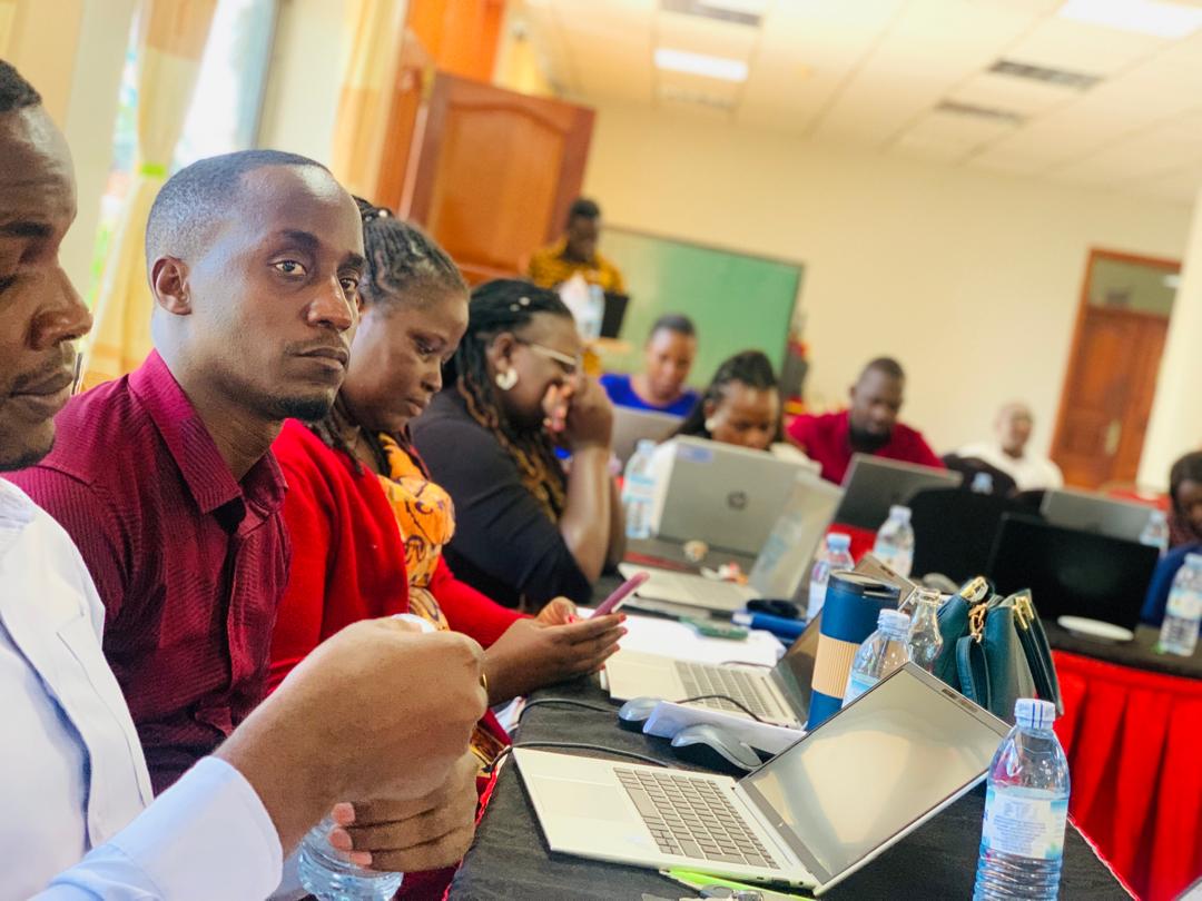 TpoUg's tweet photo. Day Two of @TpoUg Quarterly Mgt Meeting focused on key lessons from three projects, with particular attention on #MAMAPLUSproject. Funded by @johanniter & implemented in #RhinoCampRefugeeSettlement, #MAMAPLUS addresses the intersection of #MentalHealth #MaternalCare & #Livelihood https://t.co/EGscm3mKVJ