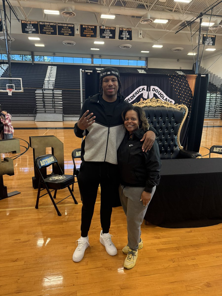 Alana Allen (@coachallen_fdhs) on Twitter photo Absolutely love when athletes come back to visit! This one right here… if u know u know! Never gave up on his dream. The best is yet to come! Keep working and stay focused! God is great!!!! UCF 🏀 got a good one! <a href="/JamichaelStill1/">Jamichael Stillwell</a> Absolutely love when athletes come back to visit! This one right here… if u know u know! Never gave up on his dream. The best is yet to come! Keep working and stay focused! God is great!!!! UCF 🏀 got a good one! <a href="/JamichaelStill1/">Jamichael Stillwell</a>