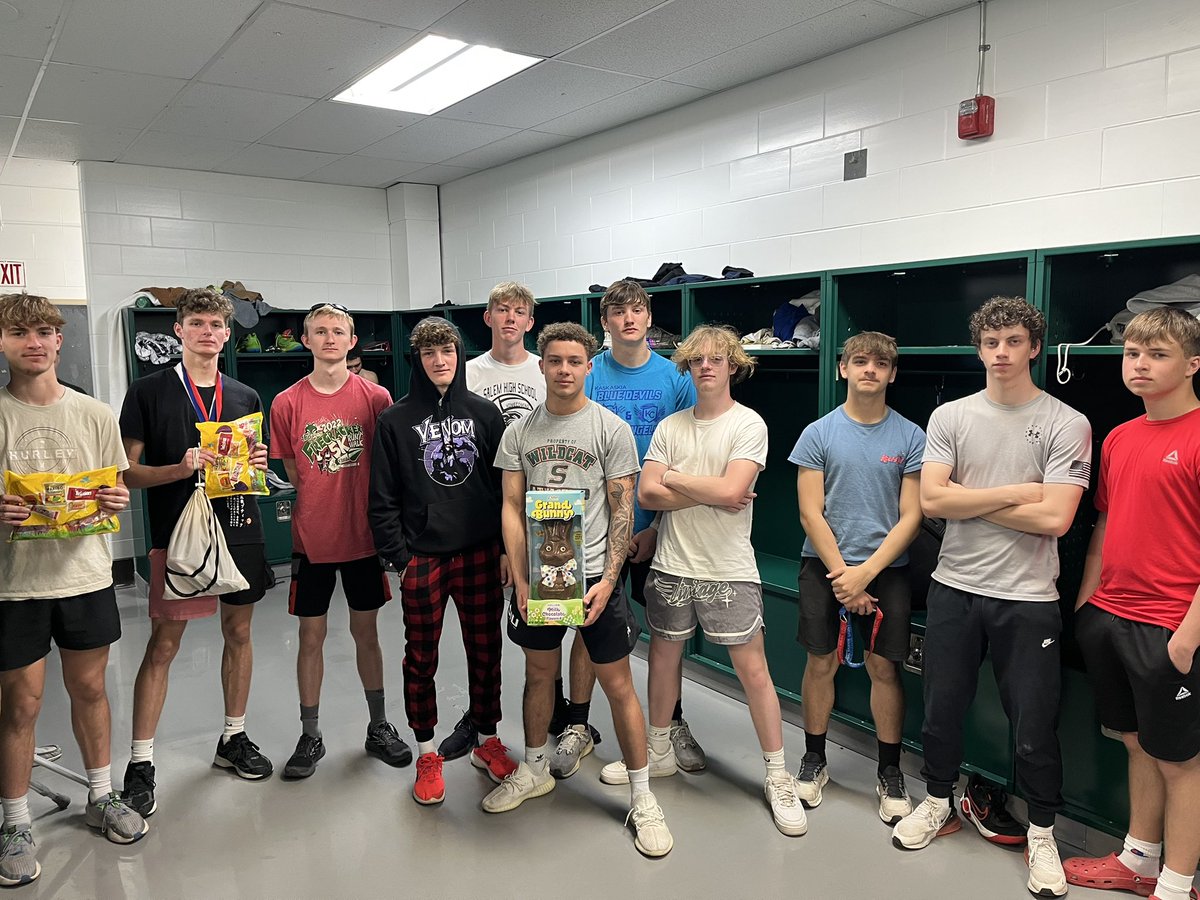 SCHSCatsTrack's tweet image. Spring Break Competition Day!! Good way to reset, have some fun, and compete with your teammates. 
#FAMILY #COMPETE