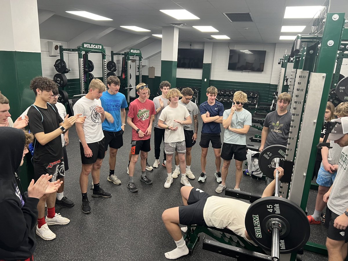 SCHSCatsTrack's tweet image. Spring Break Competition Day!! Good way to reset, have some fun, and compete with your teammates. 
#FAMILY #COMPETE