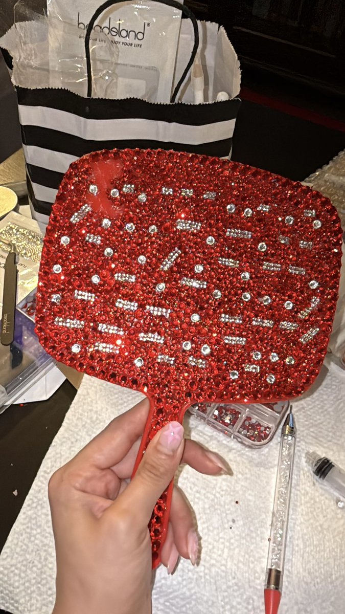 mybeautycoma's tweet photo. four score and seven rhinestones ago… I bedazzled a mirror for @suzietoot ❤️✨ https://t.co/epE9wTVQbs