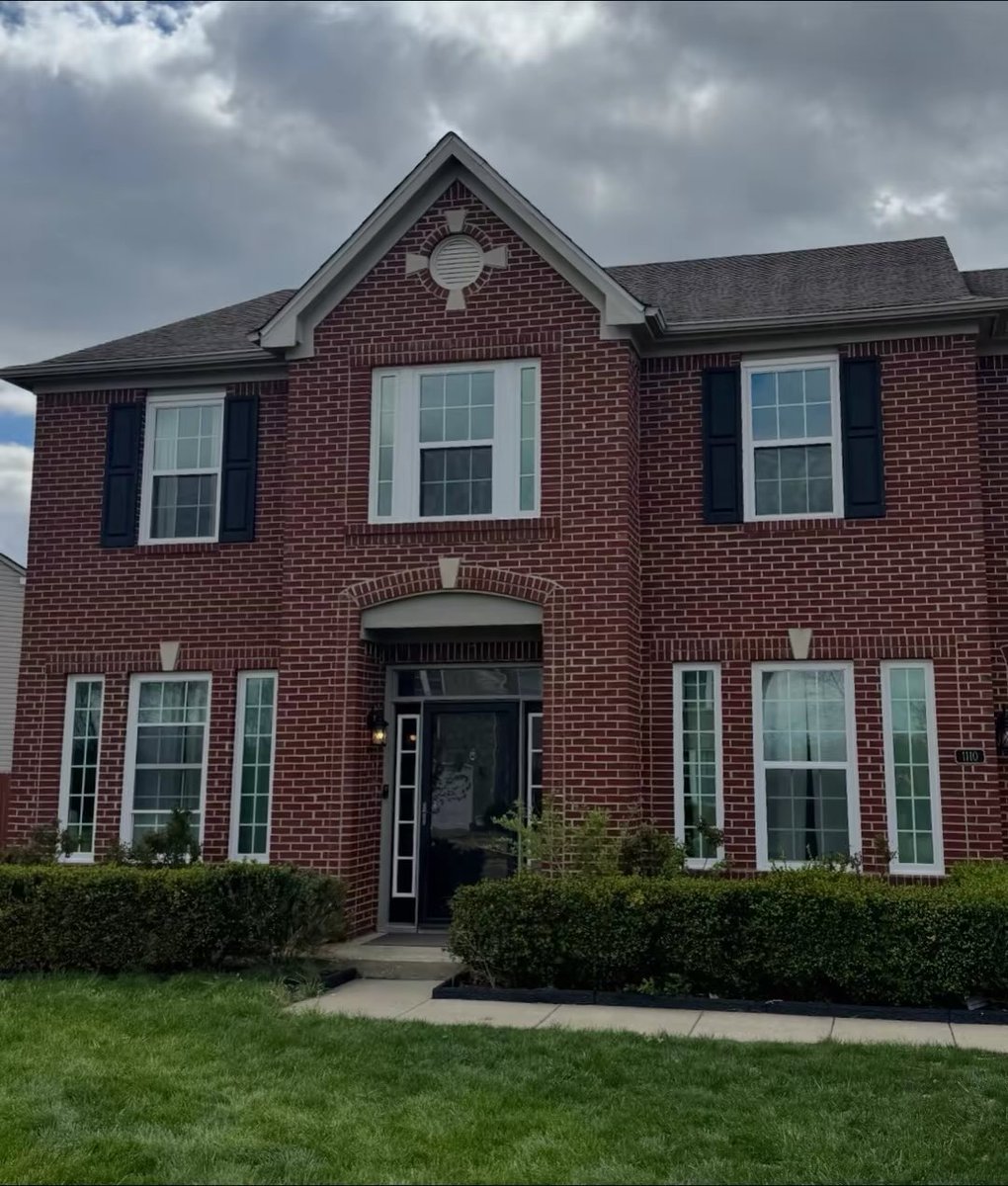 HoosierWindows's tweet photo. Another happy homeowner!🏠                                                       They took advantage of our triple pane glass upgrade special from the Indianapolis Home Show and customized their new windows with their favorite grids and styles. #alside https://t.co/HBUa7pBY8s