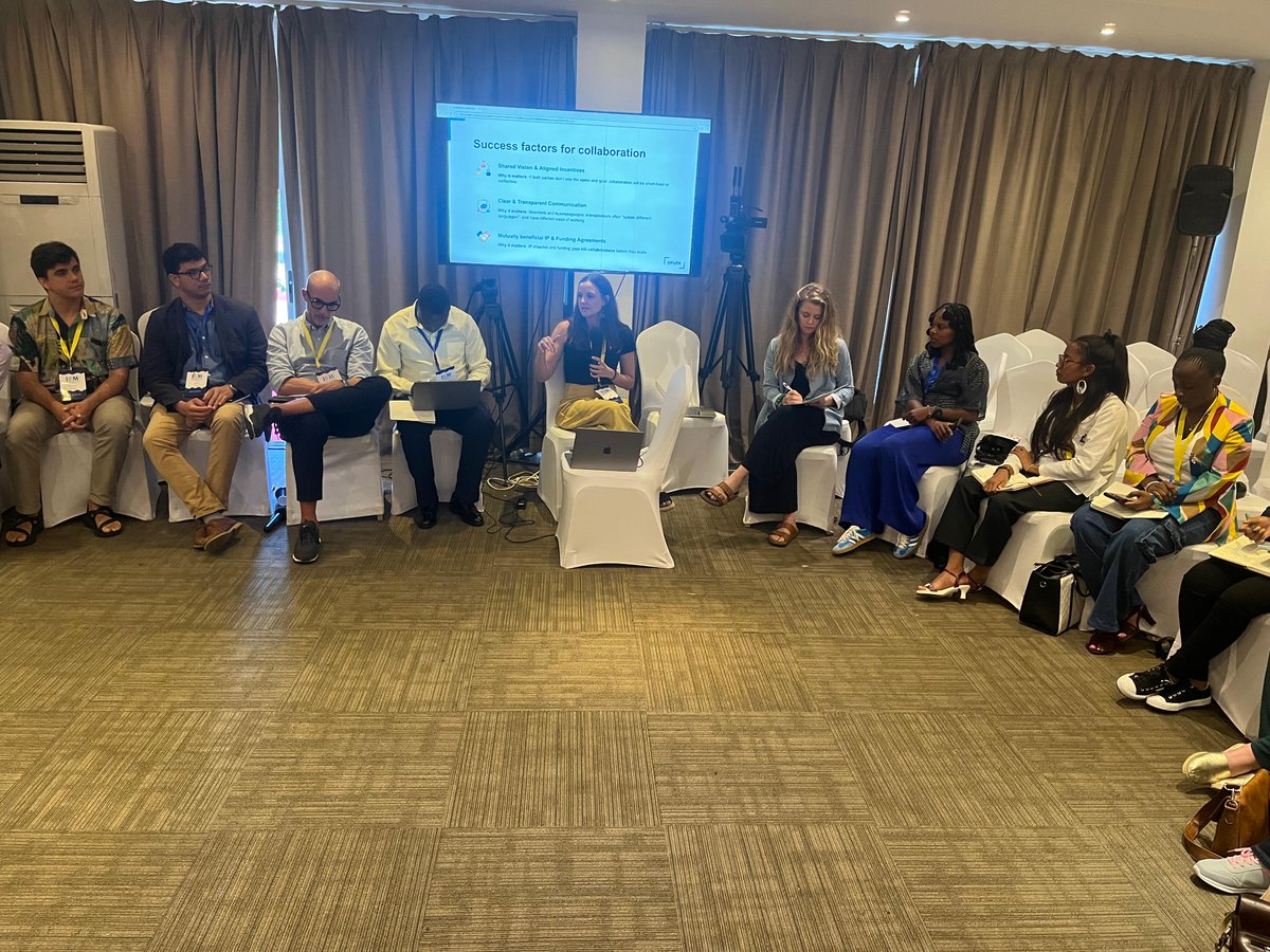 Turning Science into Ocean Solutions at #ROW!🌊
<a href="/IucnE/">IUCN ESARO</a>  &amp; <a href="/giz_gmbh/">GIZ</a> SPARK led a powerful session on bridging research &amp; business for a regenerative #BlueEconomy.
- Boost university-industry partnerships
- Protect IP &amp; enable data-sharing
- Support science-driven startups
#OIA