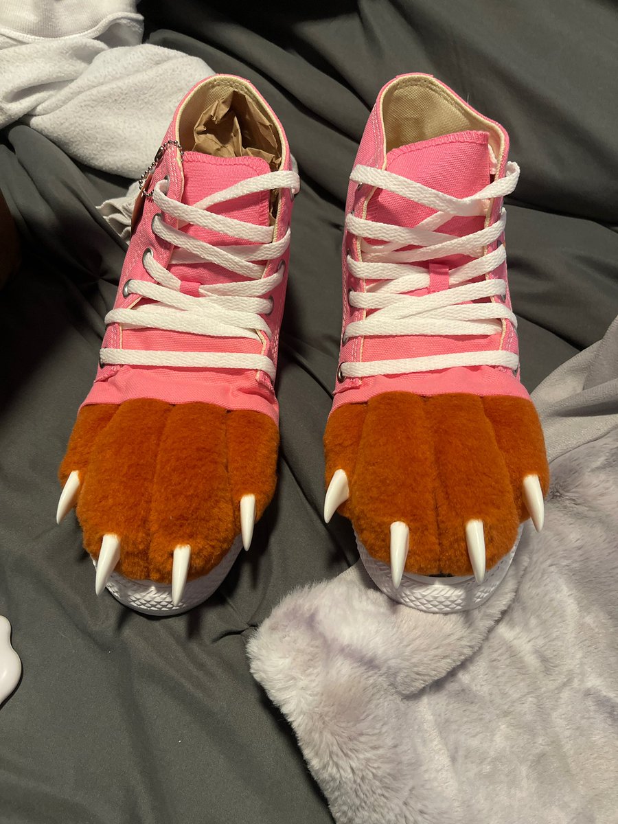 I’m so excited! My shoe paws are here!! Made by @/DexterousZombie!! I’ll definitely take better pictures with Lexi on!
