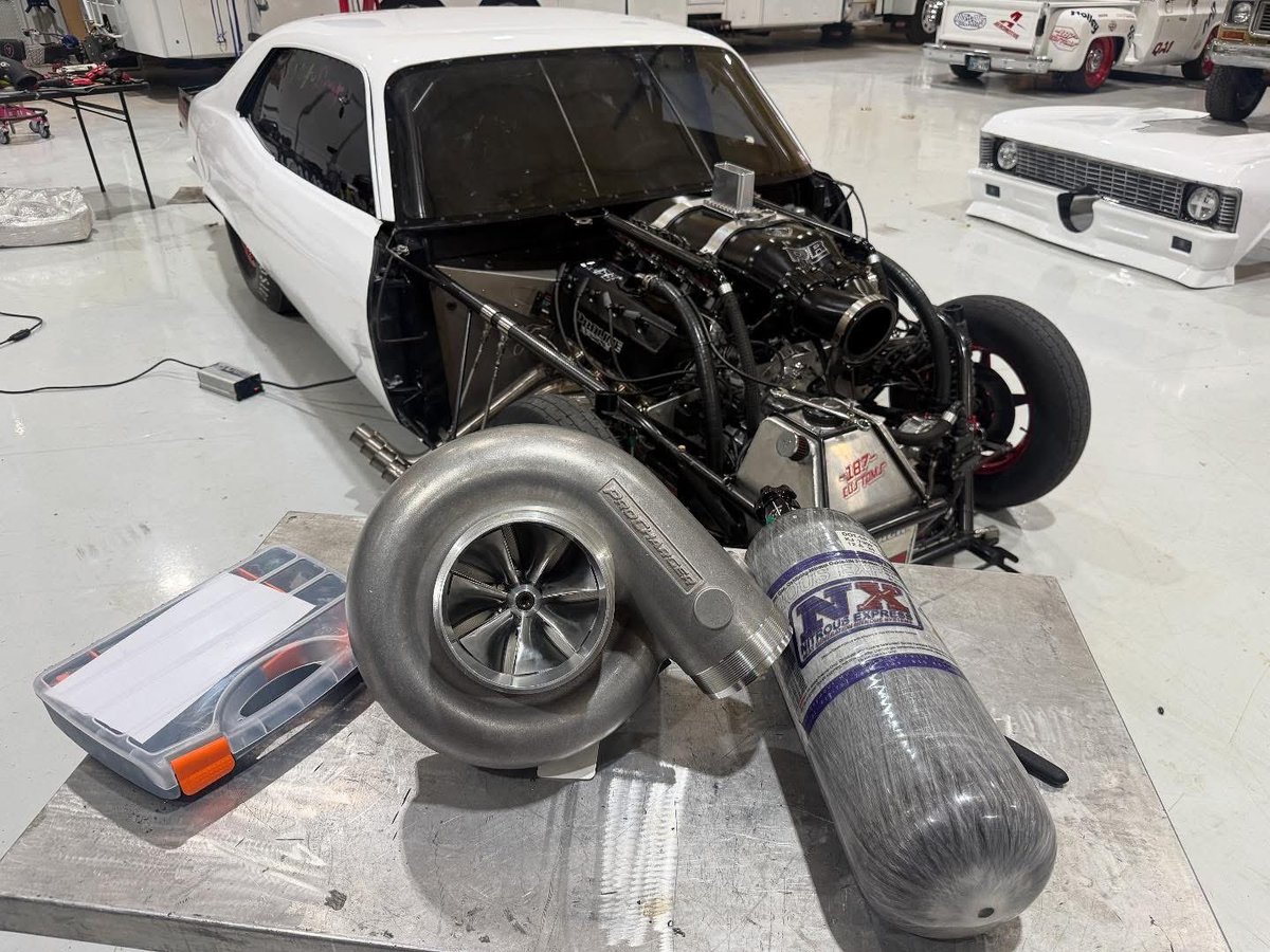 murdernova's tweet photo. @prochargersuperchargers and @nitrousexpress go together like peanut butter and jelly. Time to test this rig for @speedpromotionsracing Outlaw 32! #murdernova #procharger #nx #npk #npe #champs #dualpoweradder #Outlaws #moronnation #187customs https://t.co/y8DHFNSWeU