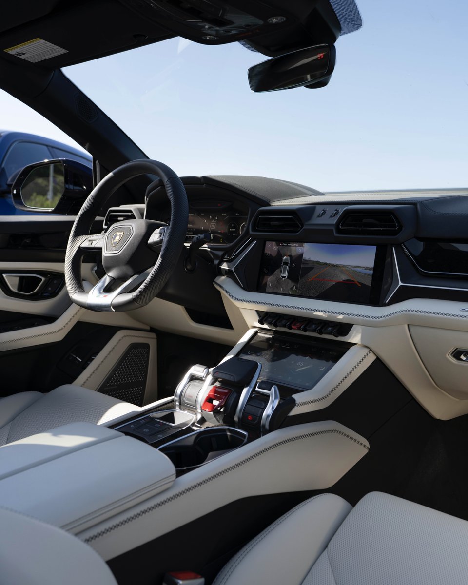 Doesn't matter whether its a family road trip or a trek into uncharted territory, the Urus SE will get you there in both comfort and finesse ⛰️