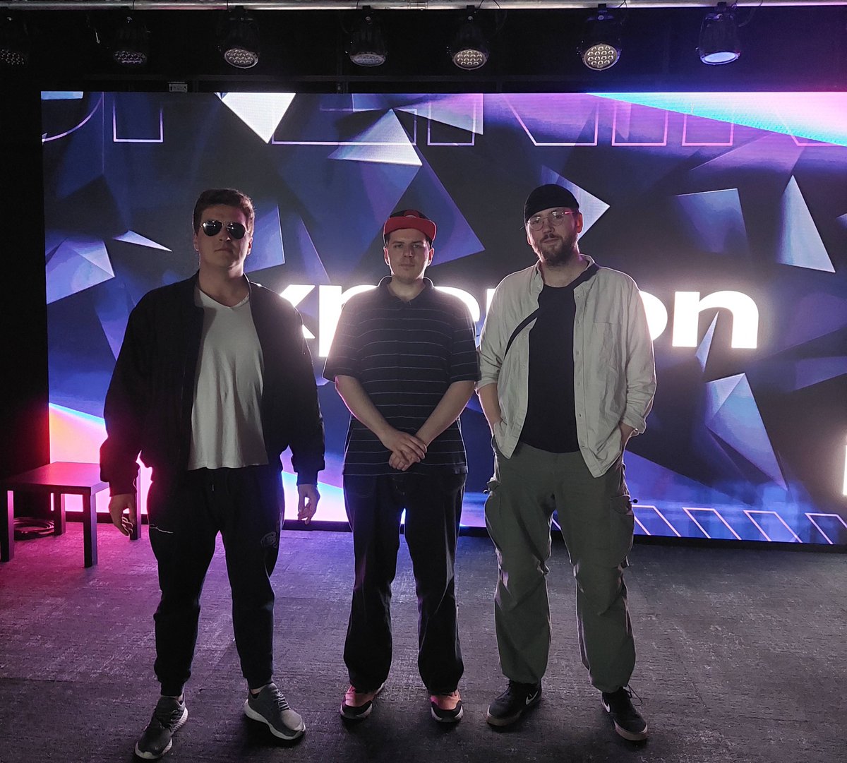 12. Weekly, aber immer nur noch 2 Sieger insgesamt: <a href="/xSdNx/">SdN</a> holt sich erneut seinen Sieg trotz starker Konkurrenz aus Lübeck: <a href="/repusrosalina/">Repus</a> und <a href="/ByceL64/">ByceL64</a> sichern sich Platz 2 und 3! Wenn ihr den Sigma der Nacht auch in Aktion sehen wollt, meldet euch an:

start.gg/tournament/sma…