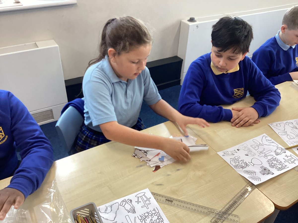 OurLadyandStEdw's tweet photo. Y5 had a wonderful day with the Shrewsbury Youth Mission Team ✝️
They learned about The Last Supper 🍞, Jesus' final meal with His disciples, and solved jigsaws revealing the key events 🧩
A fantastic start to their mission journey!
#CatholicLife #MissionTeam #ShrewsburyDiocese https://t.co/X66hymx6Cv