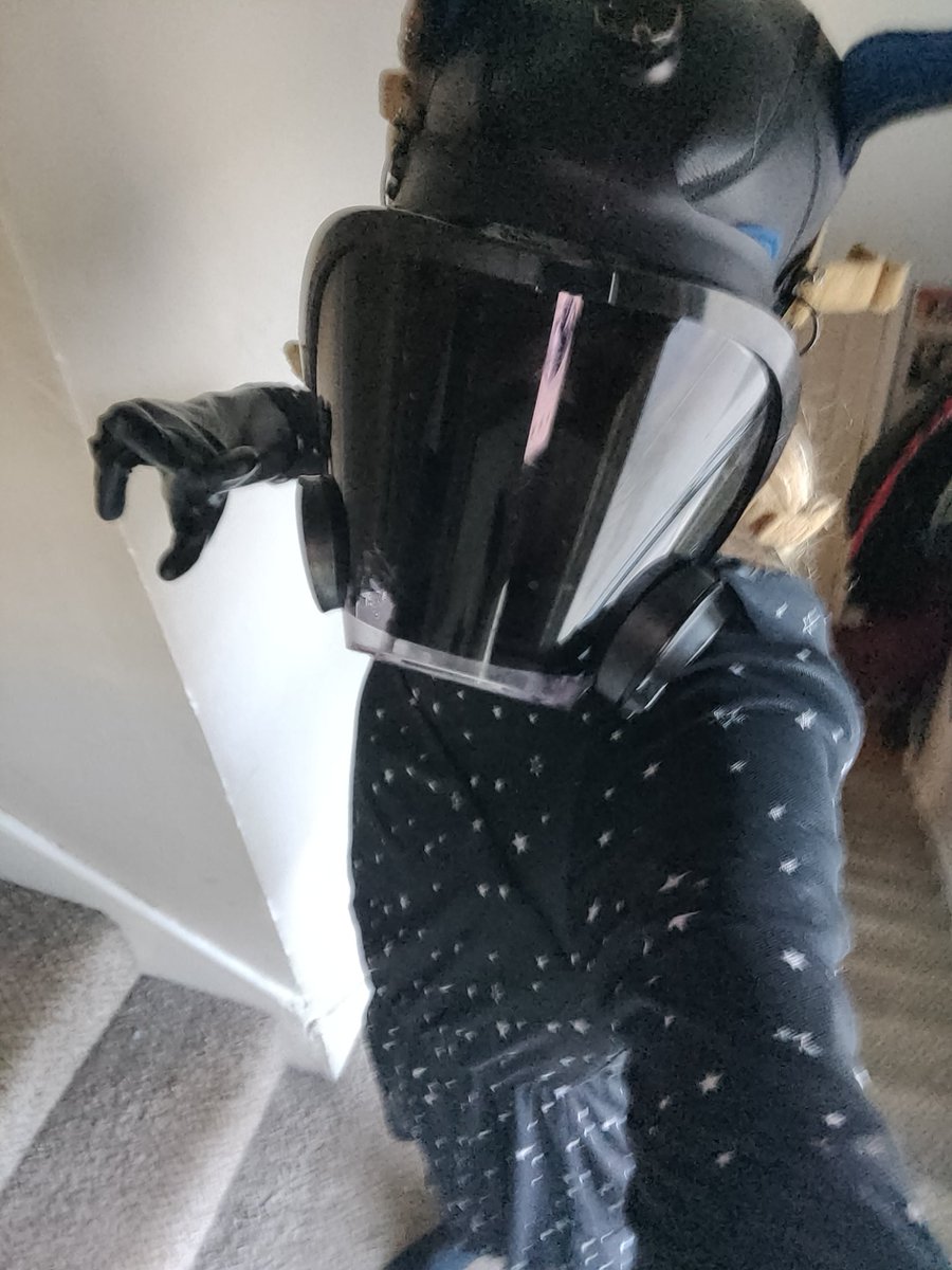 emoWIF3's tweet image. hi chat!!