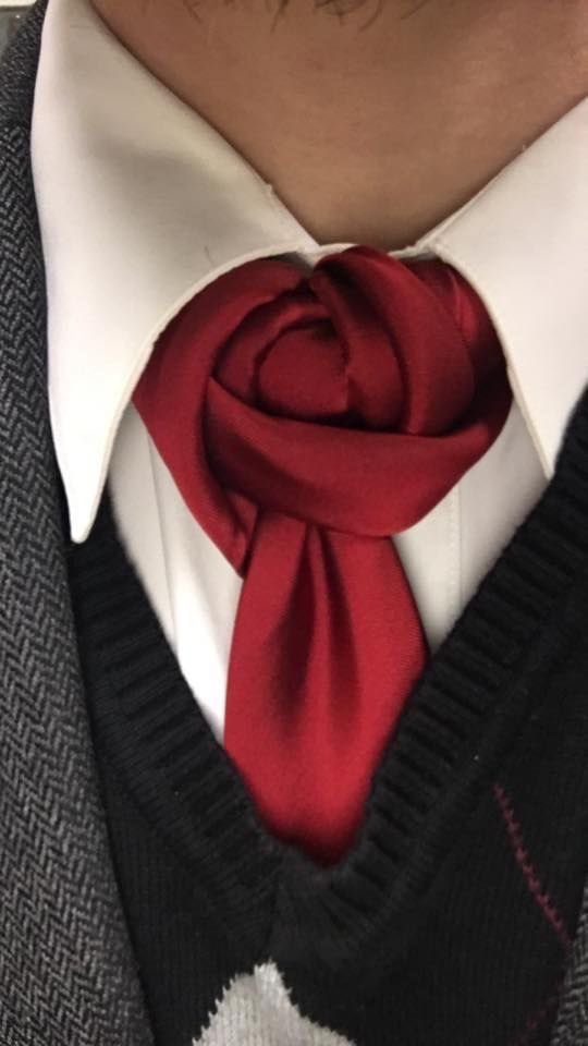 pinkglitterie's tweet photo. Flower tie https://t.co/1r1dDGjgEZ