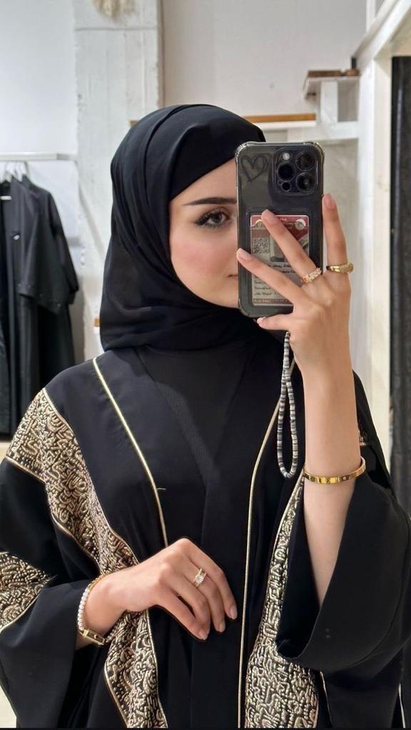 ابغى اتزوج رجل لايعرف استخدام الهاتف ولا يعرف يقراء ولا يكتب 
  اين اجده !؟🤔😇