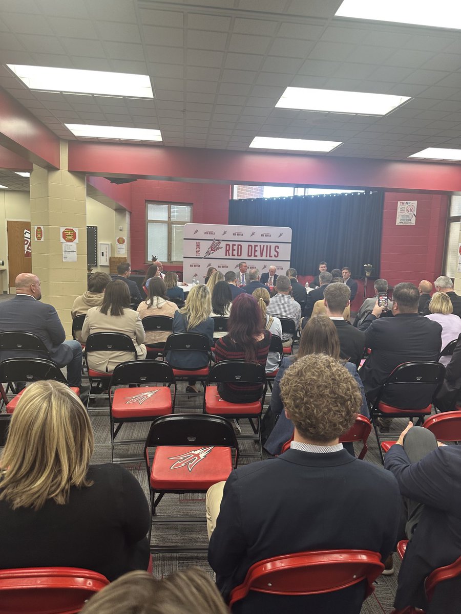 PhilPlummerOH40's tweet image. Congratulations @TippCitySchools for starting the first AI OWL Academy. Awesome job paving the way for our future Leaders.