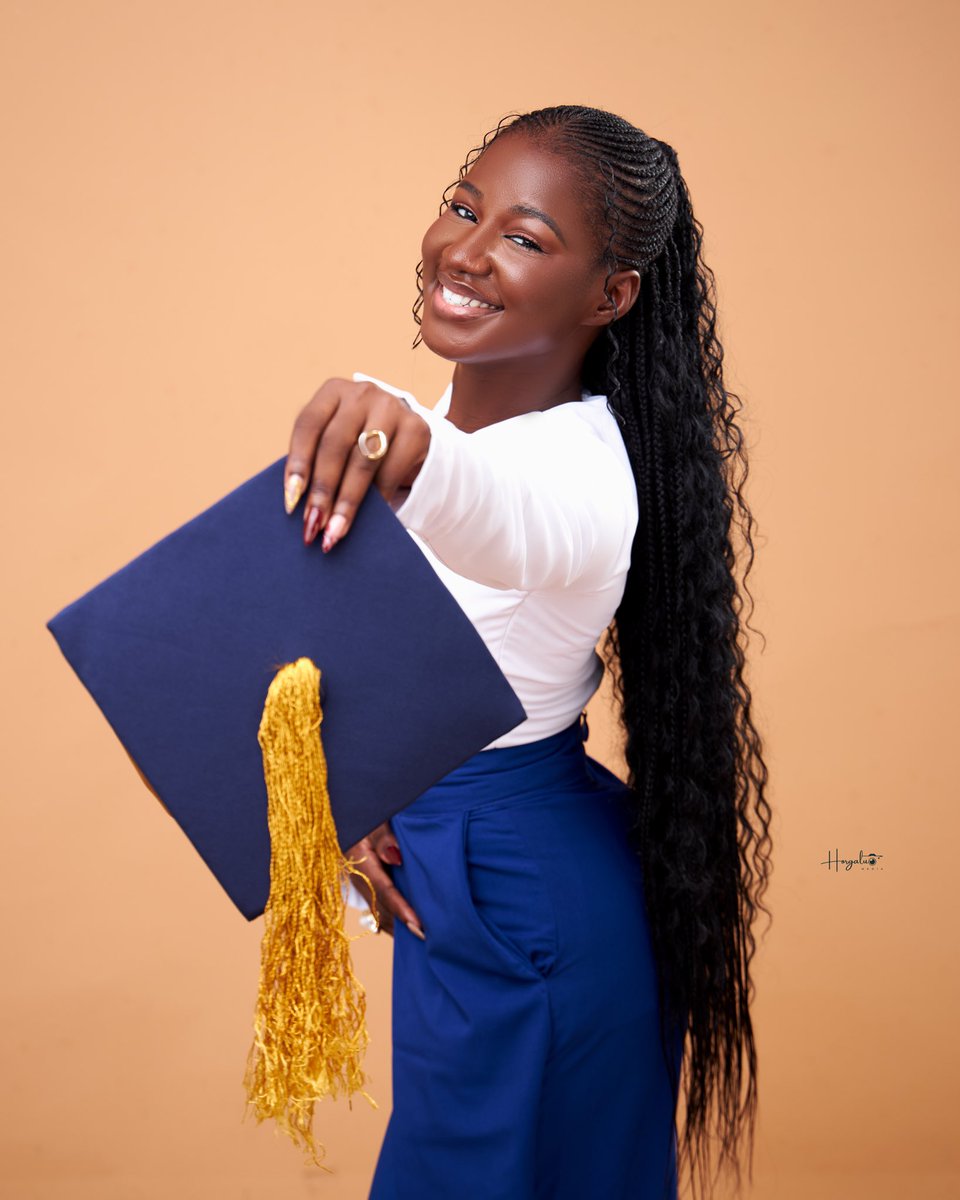 Moday_sola's tweet photo. Jack of all, but a Master of Arts in History & Diplomacy.
It's been exactly one week since I crossed that stage at Lagos State University, and it still feels surreal.
I didn't just bag a degree... I bagged it with a PhD-grade distinction!
#lasu28thconvocation
#convocation #lasu https://t.co/YvHBfDAAvp