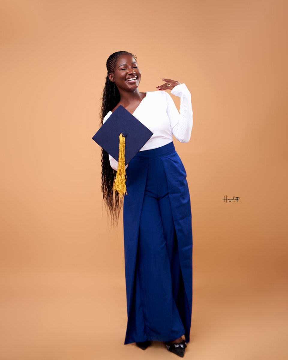 Moday_sola's tweet photo. Jack of all, but a Master of Arts in History & Diplomacy.
It's been exactly one week since I crossed that stage at Lagos State University, and it still feels surreal.
I didn't just bag a degree... I bagged it with a PhD-grade distinction!
#lasu28thconvocation
#convocation #lasu https://t.co/YvHBfDAAvp