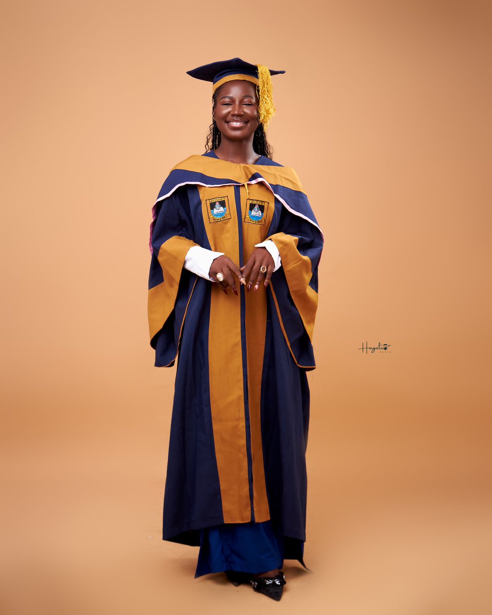 Moday_sola's tweet photo. Jack of all, but a Master of Arts in History & Diplomacy.
It's been exactly one week since I crossed that stage at Lagos State University, and it still feels surreal.
I didn't just bag a degree... I bagged it with a PhD-grade distinction!
#lasu28thconvocation
#convocation #lasu https://t.co/YvHBfDAAvp