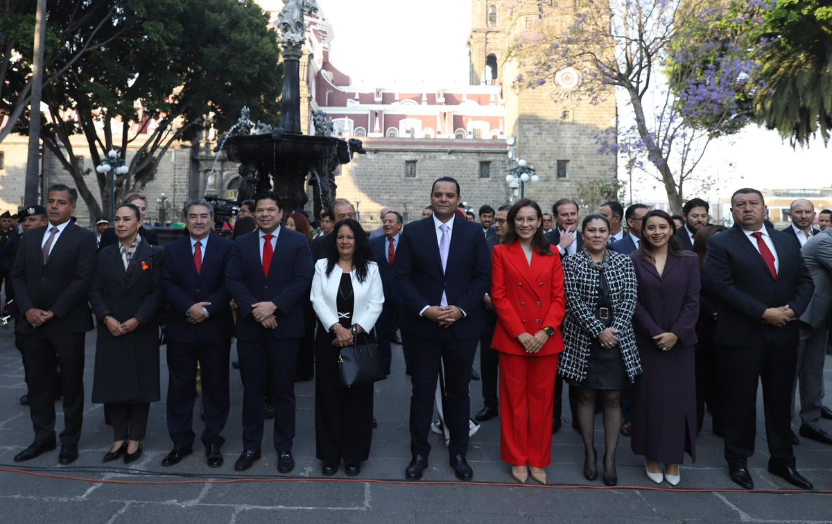 IvonEnriquez_'s tweet photo. 📌 Tuve el honor de asistir al acto protocolario por el 494 Aniversario de la Fundación de la Ciudad de Puebla.

Momento para conmemorar nuestra historia, reconocer el legado de nuestra gente y reafirmar el compromiso con el futuro de esta gran ciudad.

#PueblaCiudadDeHistoria https://t.co/5LZZtci02B