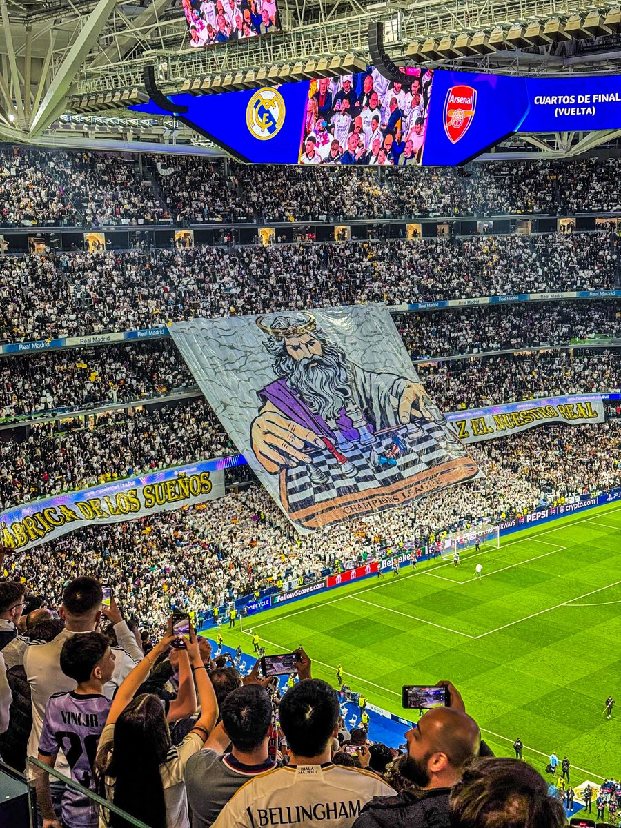 Pues al final hay que aplaudir al tifaco de la Grafa Fans. Muy guapo.