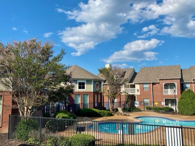 SunsetPointeTX tweet picture