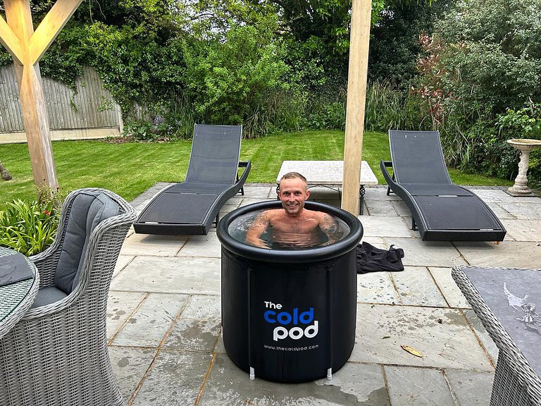 Cold water immersion isn’t just for physical recovery – it’s a powerful tool for mental clarity and focus too! ❄️ Whether you're preparing for a busy day ahead or recovering after a long one, CWI can leave you feeling mentally refreshed and ready for whatever comes your way. 💡