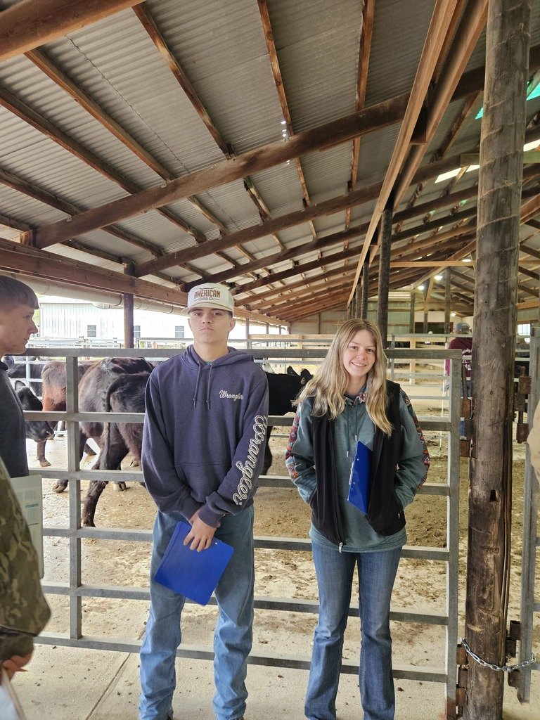 Last week, FFA members attended SIU's Livestock Judging competition. There were about 300 students from across Southern Illinois in attendance! While all of our FFA members there did great, Gracie Barker placed 40th in Varsity and Sophia Altier placed 31st in Junior Varsity.