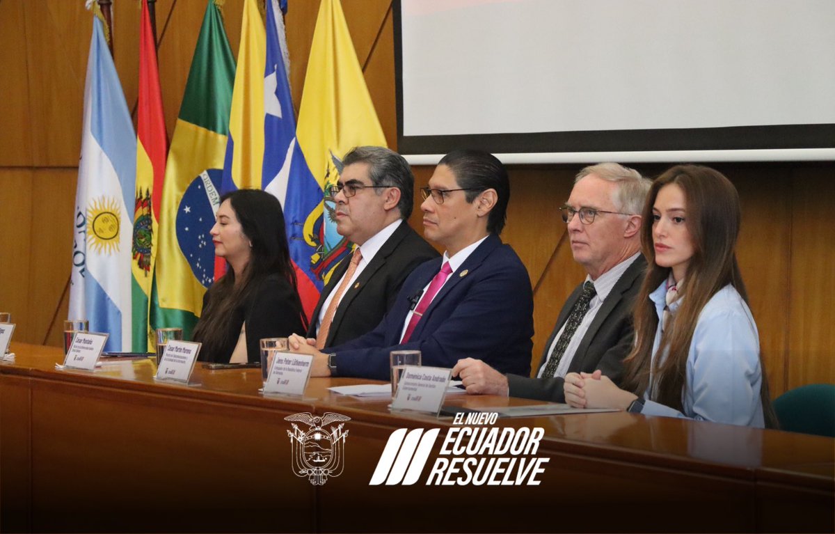Telecom_Ec's tweet photo. 👌 Hoy dimos un gran paso hacia un Ecuador más participativo.

▶️ Presentamos el portal ciudadano ParticipaEc una herramienta digital gratuita para promover la participación, la transparencia y el seguimiento de procesos ciudadanos.
🧵 https://t.co/1uG9O9nCdZ