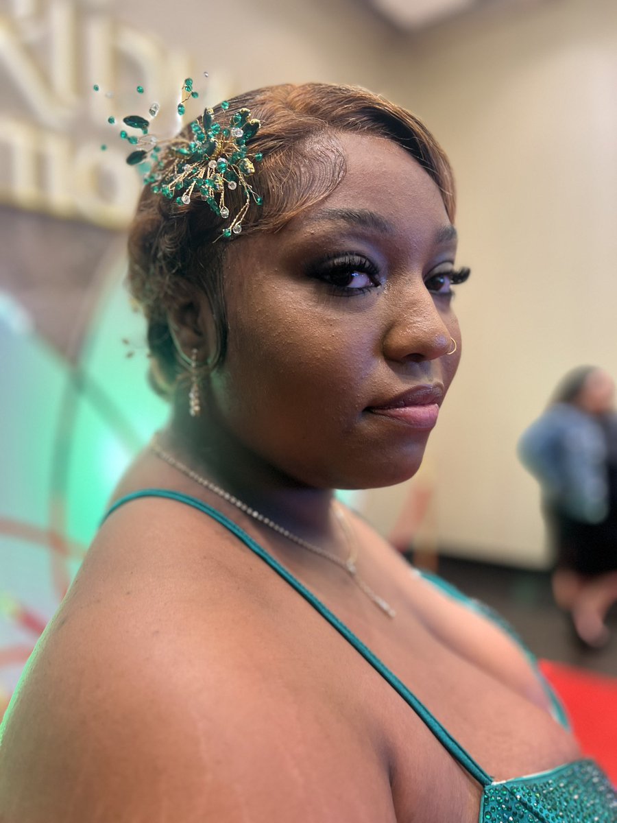 A Night of Enchantment - Prom 2025 
💚💚💚💚💚 <a href="/MidCollegeUNCG/">The Middle College at UNCG</a> 
Looking elegant in GREEN 💚💚💚💚