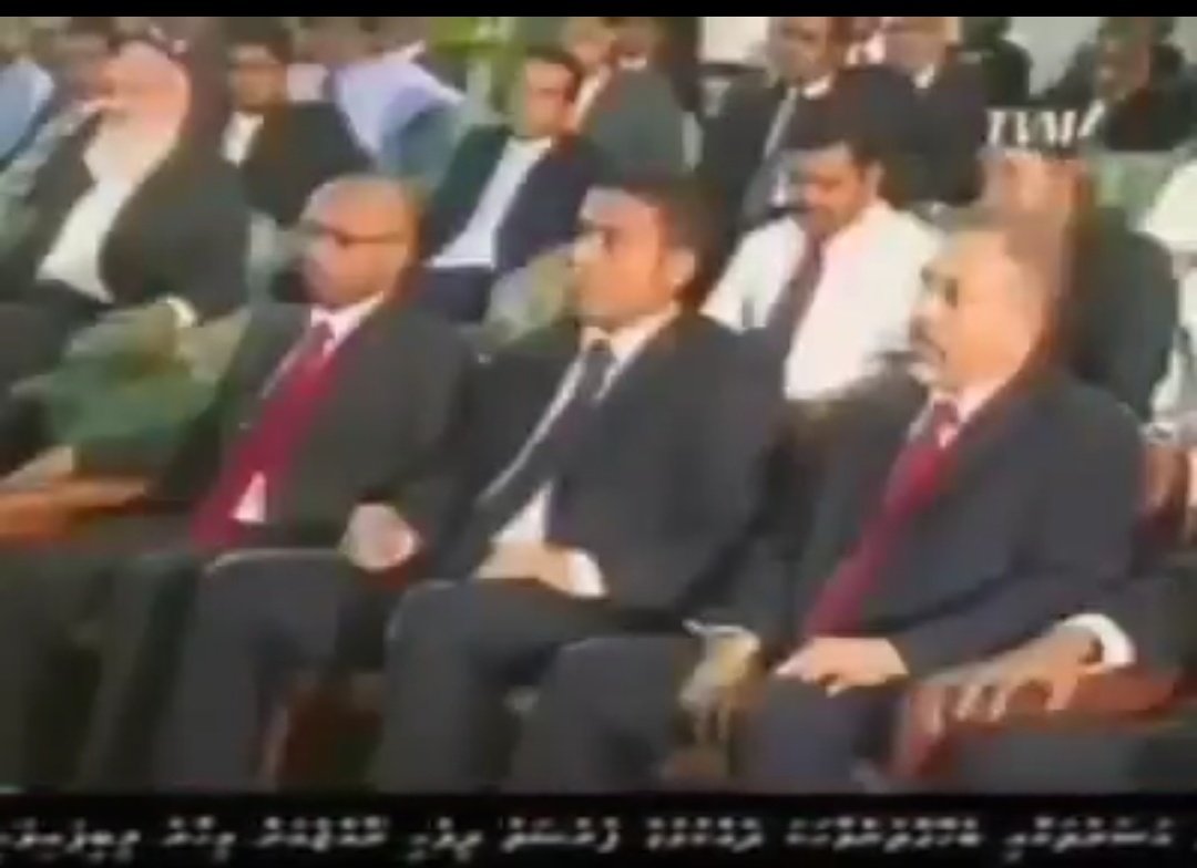 BenRazan's tweet photo. @iIsu03 @HassanLatheef mee kae dho laadheenee vaahaka adu ahhan jalsaaga.. #MDPOUT https://t.co/1jxMiexZ2C