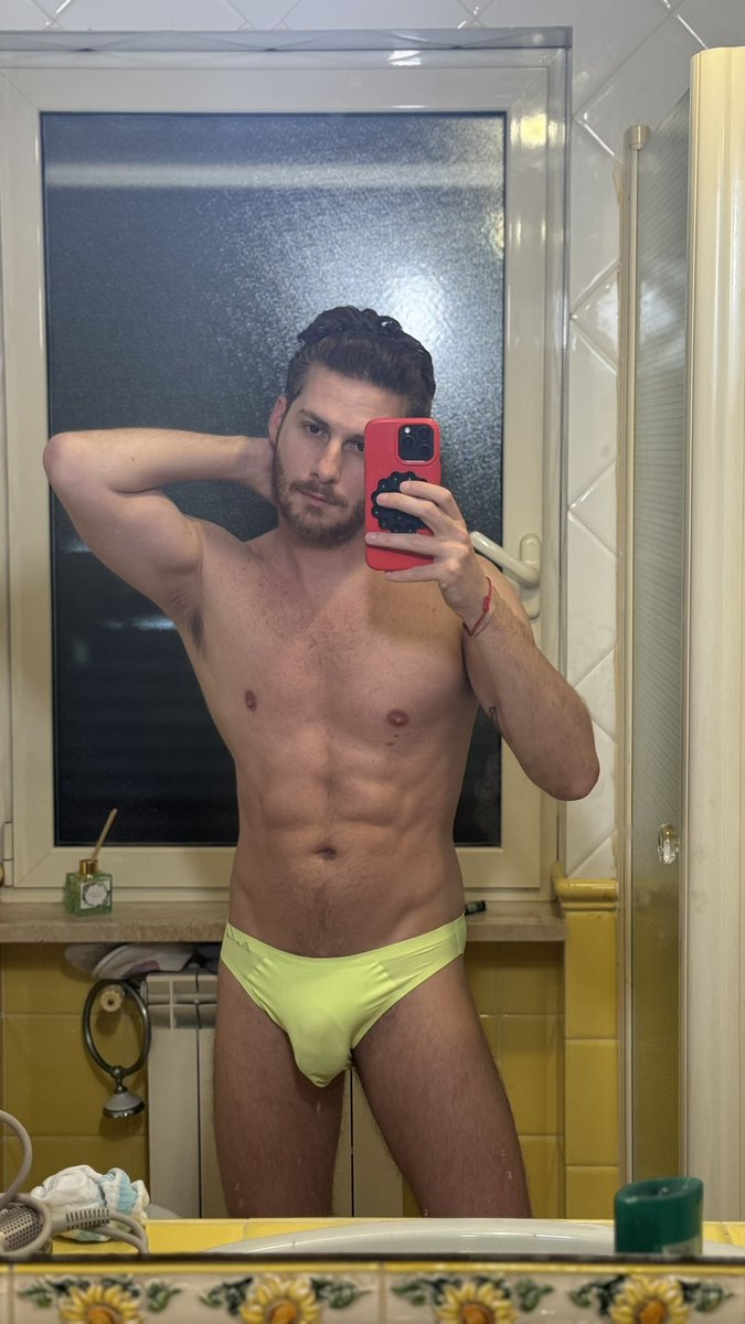 Valerio Natale (@valerio_natale8) on Twitter photo Retwitta se quando torni a casa non vedi l’ora di restare così. Retwitta se quando torni a casa non vedi l’ora di restare così.