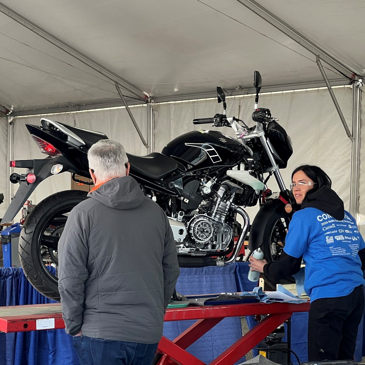 TradeUpBC's tweet photo. More photos from the Skills Canada BC Provincial Trades &amp; Technology Competition in Abbotsford, where more than 500 tradespeople are taking part in over 50 different skilled trades competitions.

#SkillsBC #TradesandTech #SkillsCanada #SkilledTrades #TradesCompetitions https://t.co/ks0nfFxJWB
