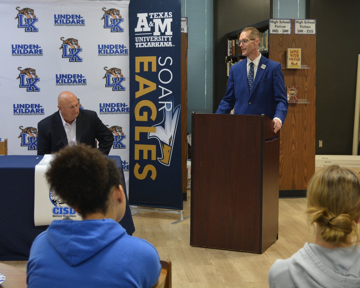 A&amp;M-Texarkana recently signed a Direct Admissions Pathway with the Linden-Kildare Consolidated Independent School District, opening up direct access to enrollment for LKHS students who meet minimum admissions requirements. tamut.edu/news/2025/4/li…