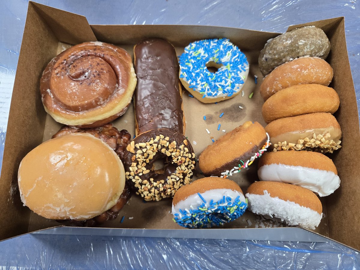 Dru and Blue tweet media