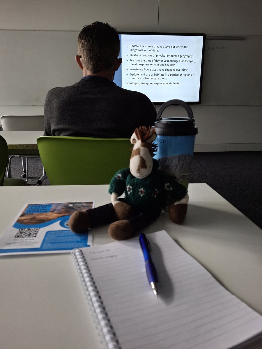 MissLFryer's tweet image. Another full day of learning and evaluation around geography teaching at #GAConf25. Everything from satellite imagery to Geospatial careers to geographical literacy to synoptic thinking. Now enjoying TeachMeet. (Oh Charlie snuck in too!)