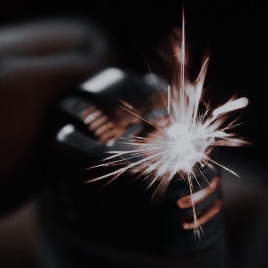 GALACTIKLOVER's tweet image. ⠀

                         𝕵𝑎𝑚𝑒𝑠, ❛𝕵𝑖𝑚❜
                             𝕳𝑎𝑤𝑘𝑖𝑛𝑠.

       ✦ Pɪʀᴀᴛᴇ ✧ Rᴇ̂ᴠᴇᴜʀ ✦ Oᴘᴛɪᴍɪsᴛᴇ ✧

               ❝𝑬𝒉 𝒃𝒊𝒆𝒏, 𝒄̧𝒂 𝒂 𝒆́𝒕𝒆́ 𝒖𝒏𝒆
           𝒋𝒐𝒖𝒓𝒏𝒆́𝒆 𝒂𝒎𝒖𝒔𝒂𝒏𝒕𝒆, 𝒉𝒆𝒊𝒏 ?❞

⠀