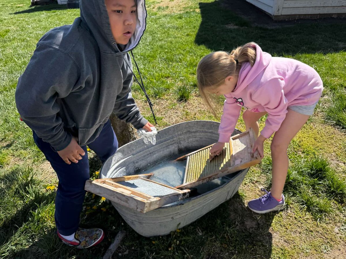 PeggyEverist tweet media