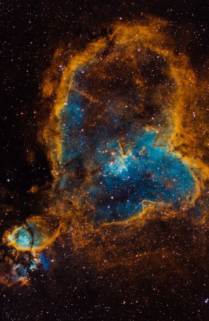 Madriles6211's tweet image. IC 1805 Heart nebula inby Hubble telescope #NASA #ESA