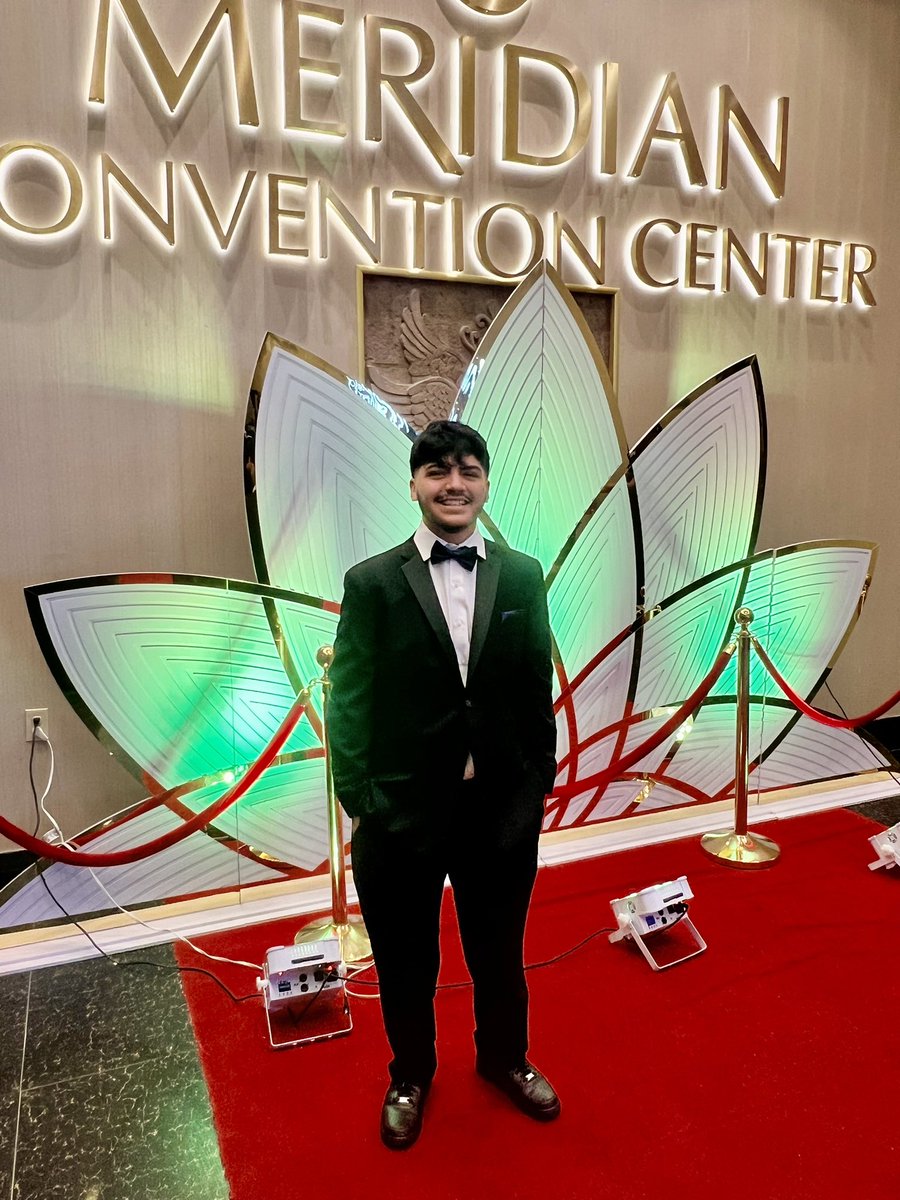 Way to show up 👏🏽👏🏽
<a href="/MidCollegeUNCG/">The Middle College at UNCG</a> Prom 2025