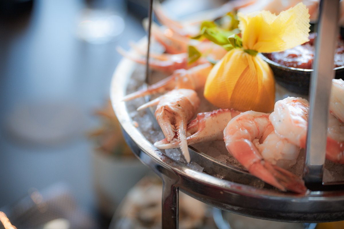 A seafood lover’s dream — the chilled Seafood Tower at Bar Helios is a must-try at Universal’s newest resort, Universal Helios Grand Hotel. 🦐