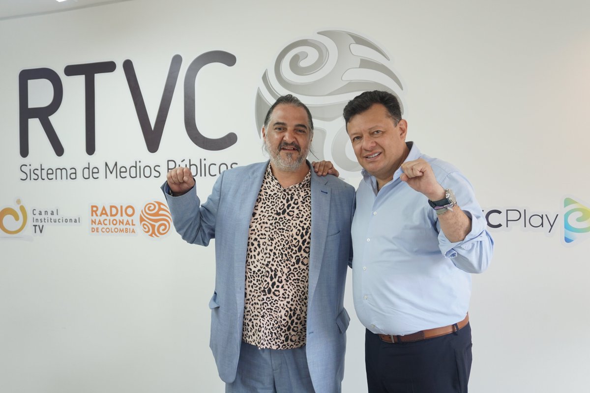 Nuestro gerente Hollman Morris estuvo reunido con el comunicador audiovisual Felipe Moreno, quien estará de regreso en la TV muy pronto en el Sistema de Medios Públicos con 'El Espejo': un programa especializado en cine. 🎥

¡Somos los medios públicos de la gente! ✊🏻