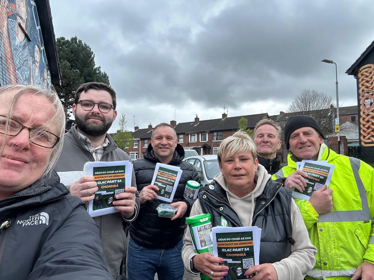 CllrJj's tweet image. A good team of activists on doors in the area this evening, engaging very positively with residents. Many local issues discussed but the big conversation was around what a New Ireland might look like and the vibe is exciting!
#TimeForUnity
#CitizenAssembly