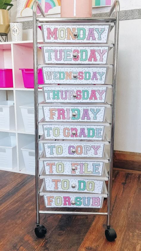 Such a fun way to stay organized. Endless things you can do to stay on top of work! #TeachingCoyotes