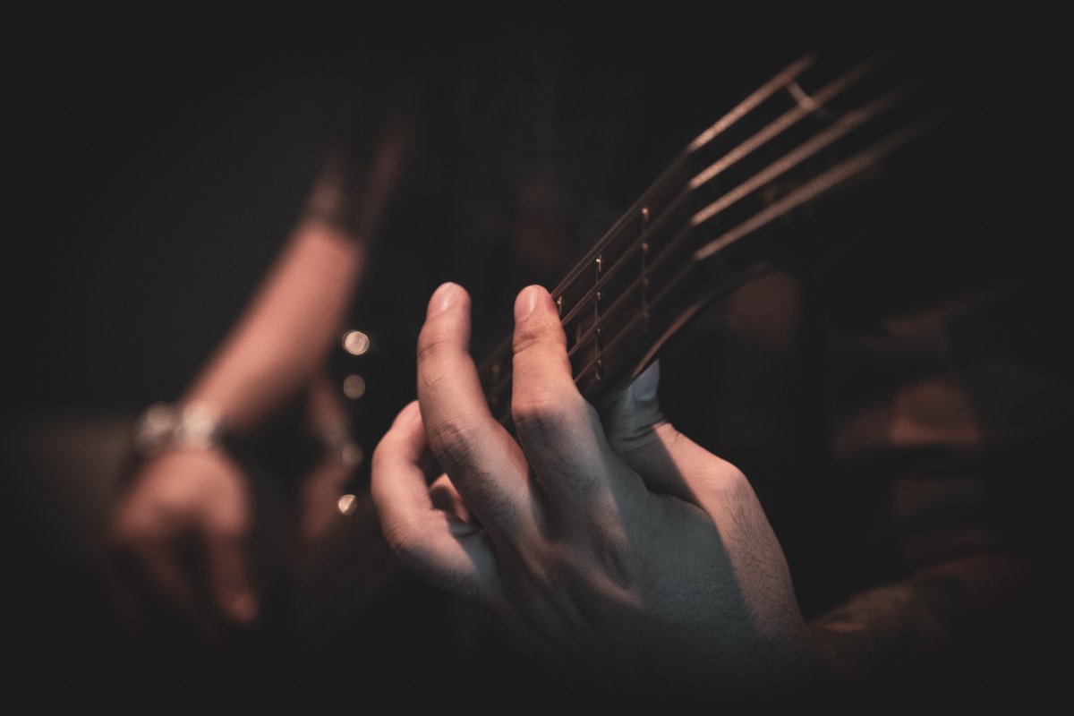 Give your pentatonic lines new life with this simple chromatic bass exercise. notreble.com/buzz/2025/04/1…