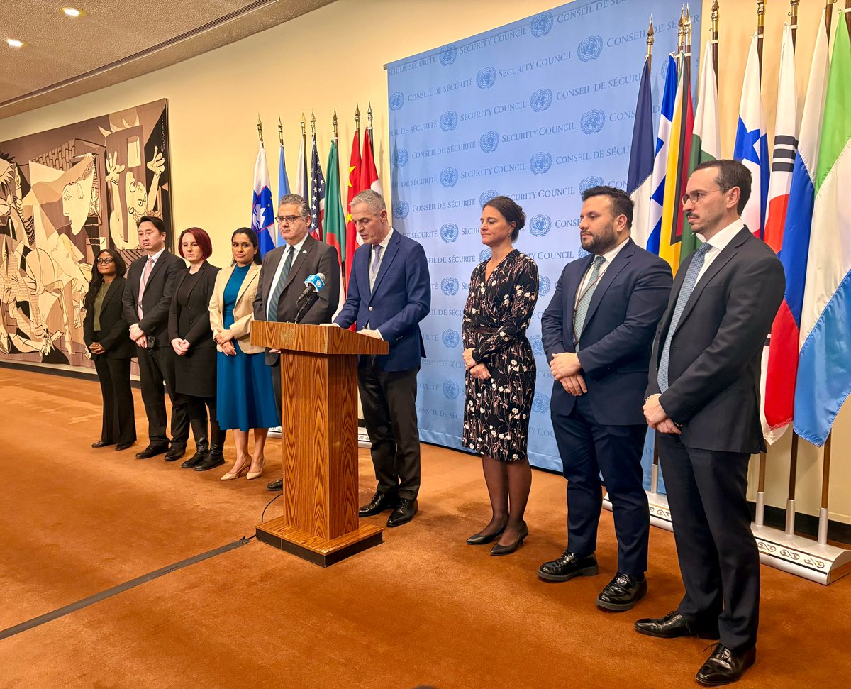Slovenia to the UN (@slotoun) on Twitter photo Slovenia joined <a href="/franceonu/">La France à l'ONU 🇫🇷🇺🇳</a> & #UNSC joint pledgers on climate, peace & security (🇩🇰🇫🇷🇬🇷🇬🇾🇵🇦🇰🇷🇸🇱🇸🇮🇬🇧) in addressing the recurrence of conflicts in the Great Lakes in the context of climate change, food and water insecurity, environmental degradation and resource exploitation. Slovenia joined <a href="/franceonu/">La France à l'ONU 🇫🇷🇺🇳</a> & #UNSC joint pledgers on climate, peace & security (🇩🇰🇫🇷🇬🇷🇬🇾🇵🇦🇰🇷🇸🇱🇸🇮🇬🇧) in addressing the recurrence of conflicts in the Great Lakes in the context of climate change, food and water insecurity, environmental degradation and resource exploitation.