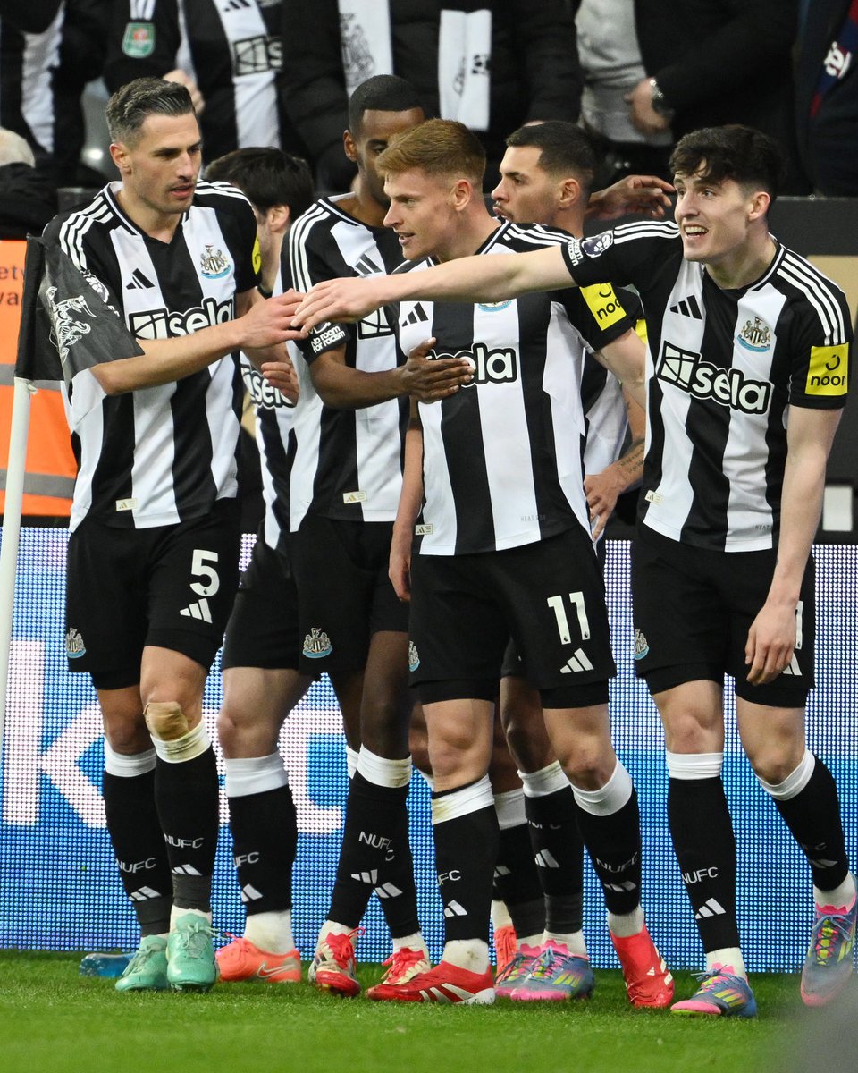 NUFC's tweet photo. 36' 🧤 Pope saves from the spot
38' ⚽️ 2-0
45+2' ⚽️ 3-0
45+8' ⚽️ 4-0

Massive moments! 🤩 https://t.co/M8ecR3K5T6